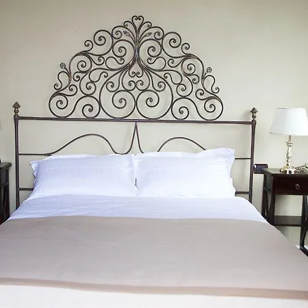 Relais Augusta Bed & Breakfast